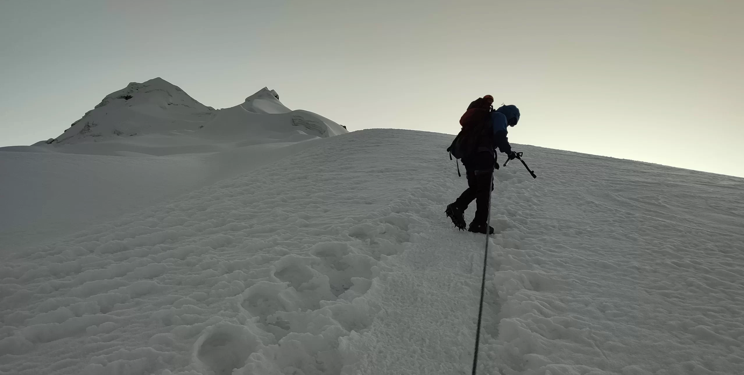 Alta montaña en Perú, Nevado Vallunaraju. | Campo Base C4
